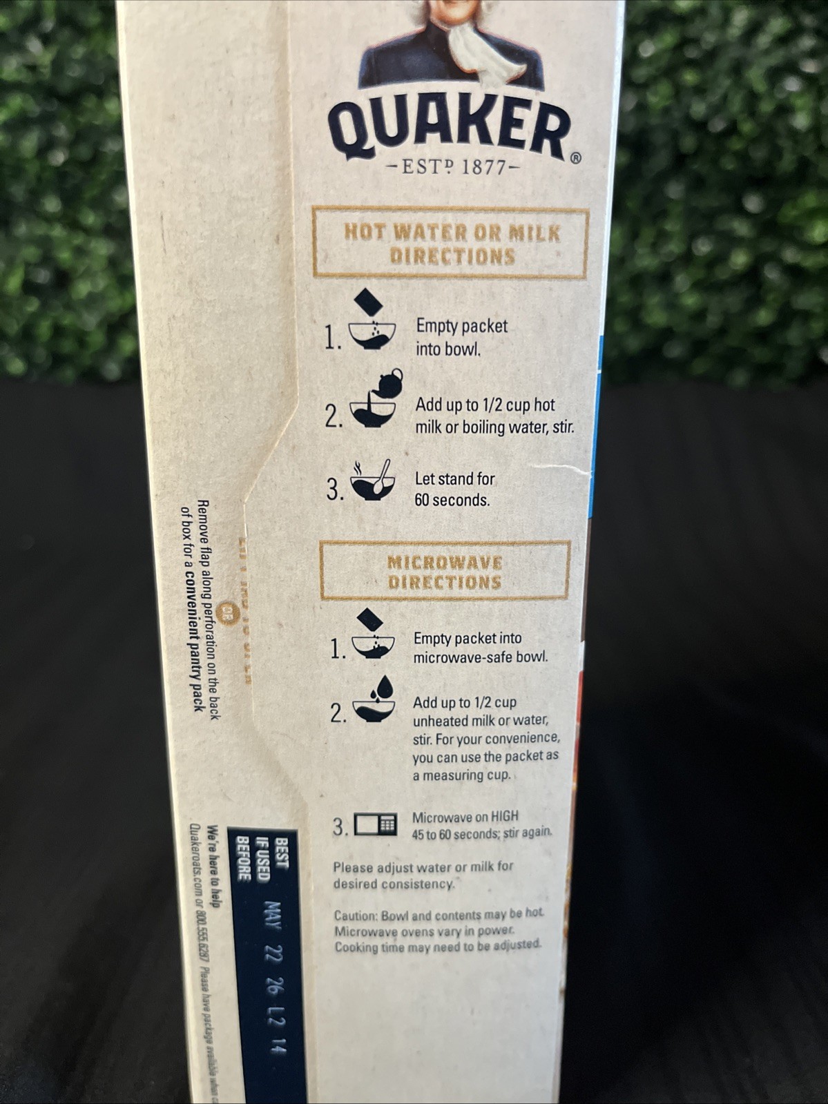 Quaker LOWER SUGAR Instant Oatmeal MAPLE & BROWN SUGAR, 8 Packets / 9.5 Oz. Box