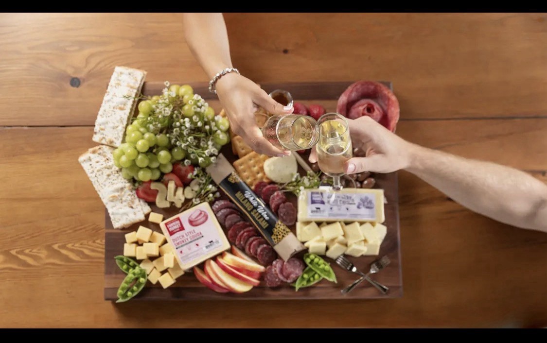Farmers Market Foods Hot Pepper Siciliano Salami Hot & Spicy Minimally Processe…