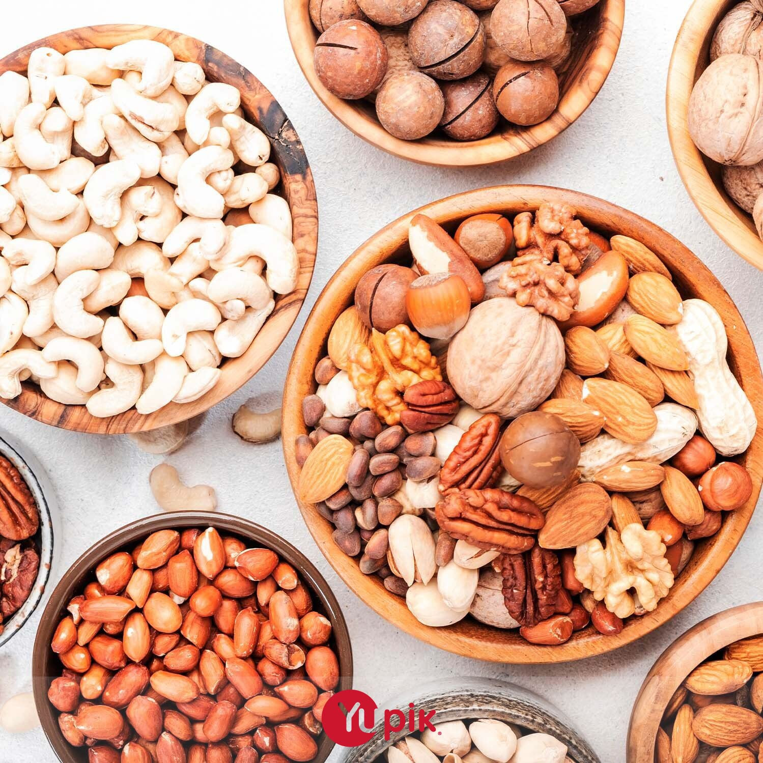 BBQ Cashews, 2.2 Lb (35.2 Oz), Kosher, Vegan, Roasted Salted Nuts, Seasoned Nuts