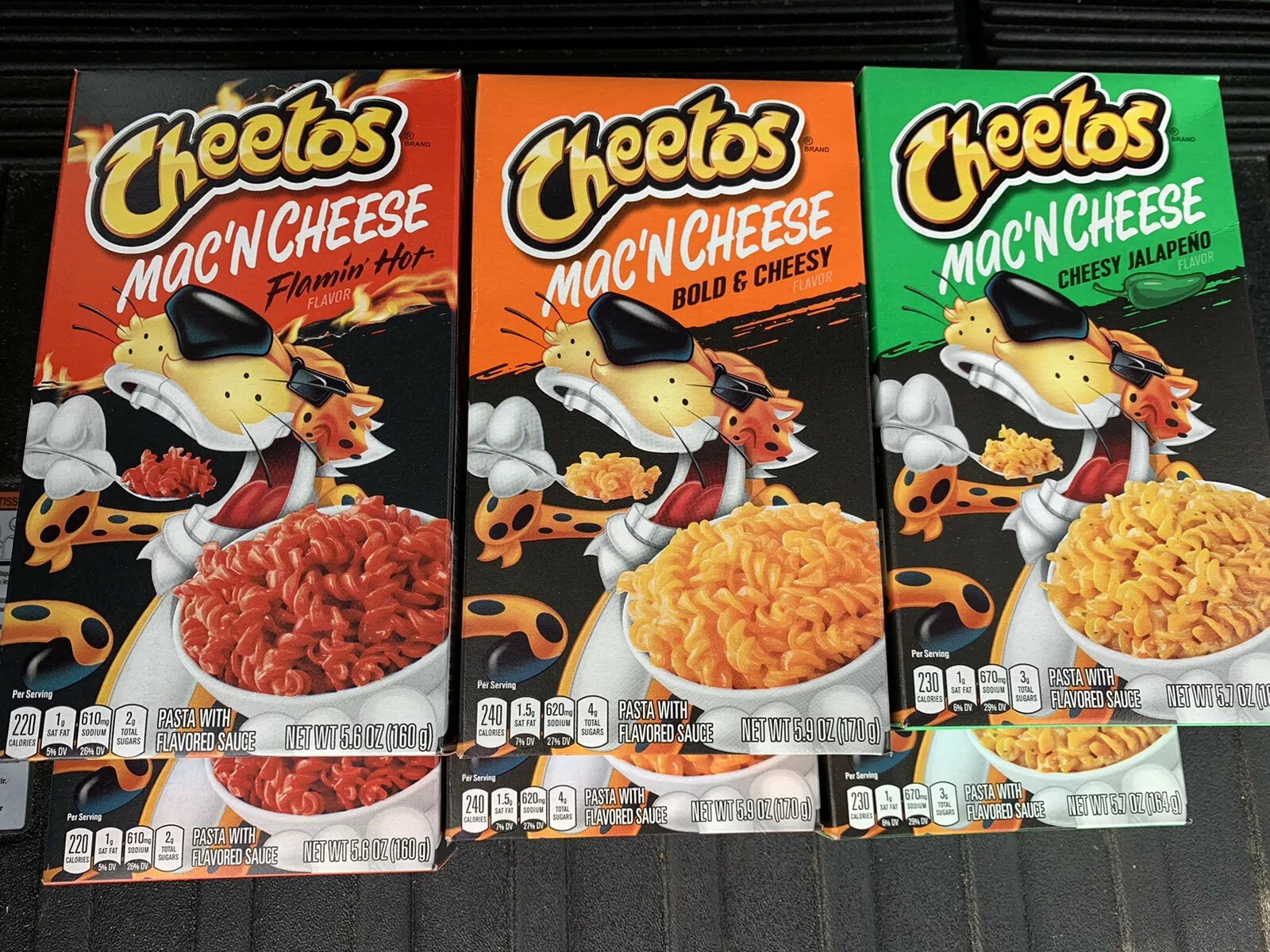(6) Cheetos Mac ‘n Cheese Flamin Hot, Cheesy Jalapeño And Bold And Cheesy – NEW!