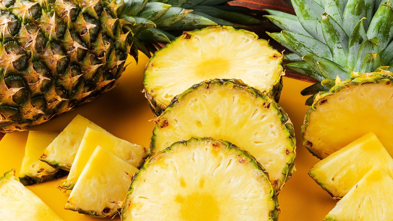 Fresh Whole Pineapple Fruit Box Case of Set RICH IN ANTIOXIDANT TROPICAL FRUIT