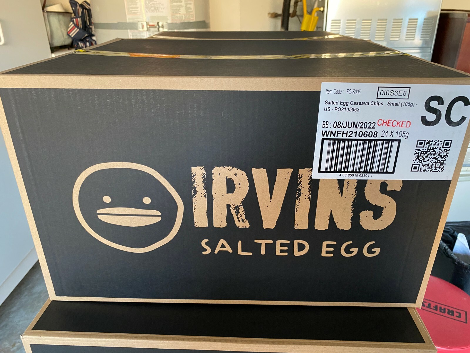 IRVINS Salted Egg Cassava Chips Chef Crafted Salted Chips Full Box 24 Pcs 105g