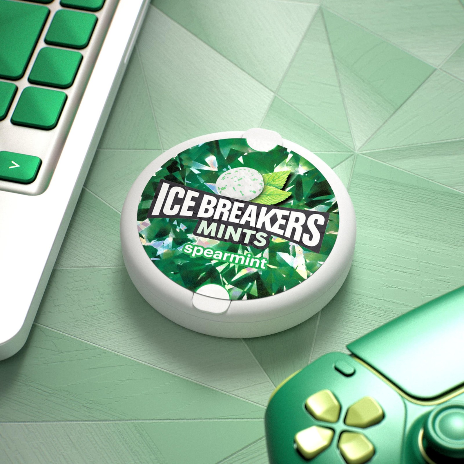 ICE BREAKERS Spearmint Sugar Free Mints Tins 1.5 oz 8 Count