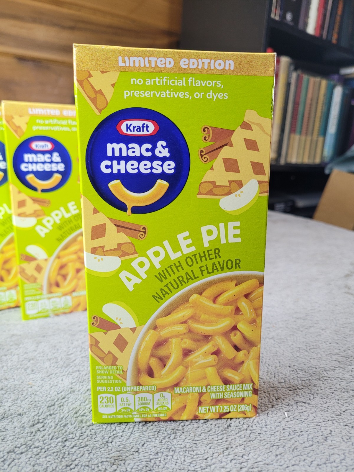 (1) Box Kraft Mac & Cheese Apple Pie Flavor Limited Edition 7.25 Oz