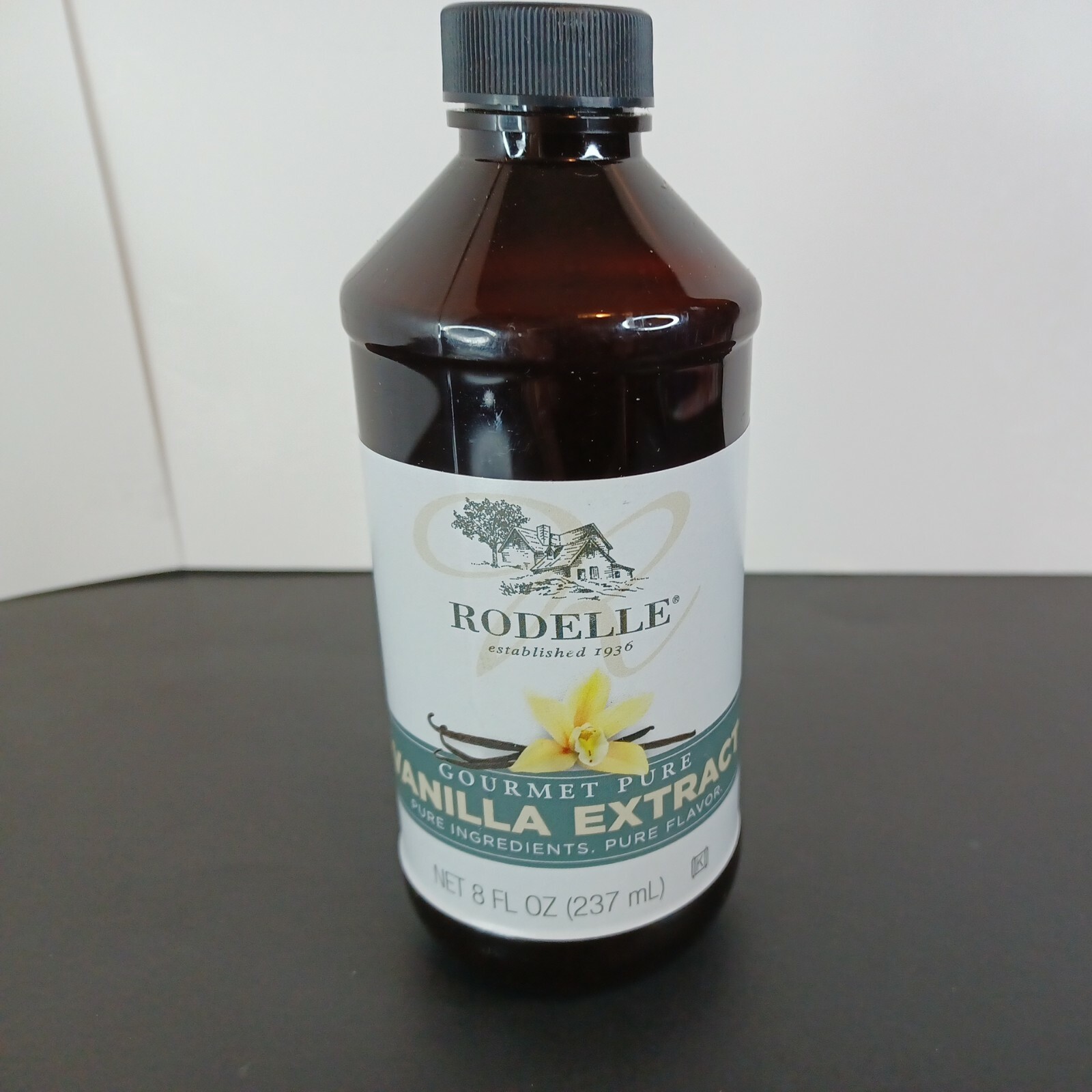 Rodelle Gourmet Pure Vanilla Extract 8 Oz. 237mL New Exp 09/2025