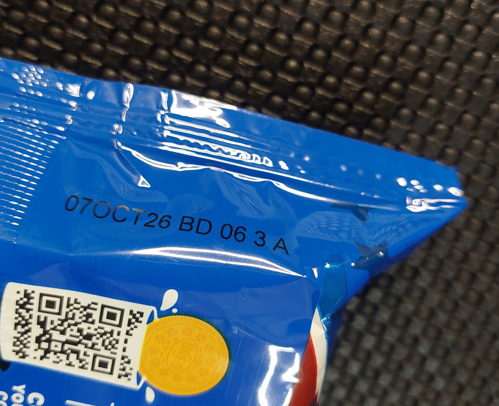 LIMITED EDITION- OREO FIRECRACKER POP FLAVOR CREME SANDWICH COOKIES 11.46 OZ BAG