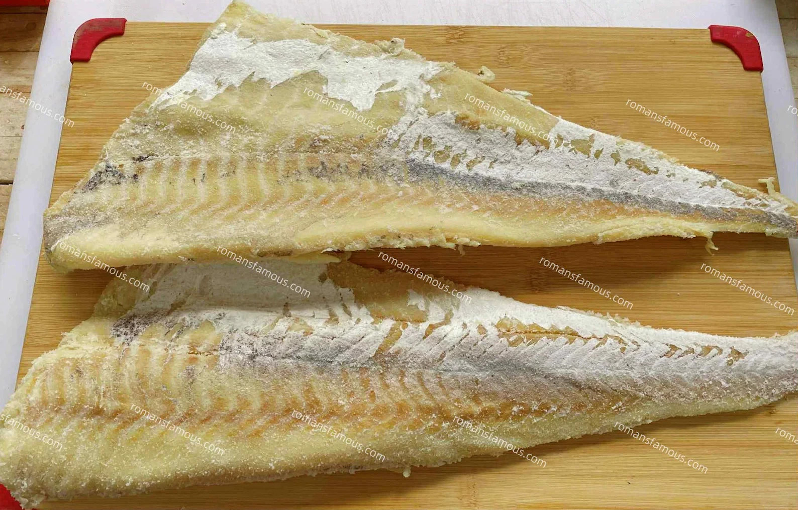 Salt Cod, Bacalao or Baccalà: Dried and salted codfish Jumbo Meaty boneless 1 LB