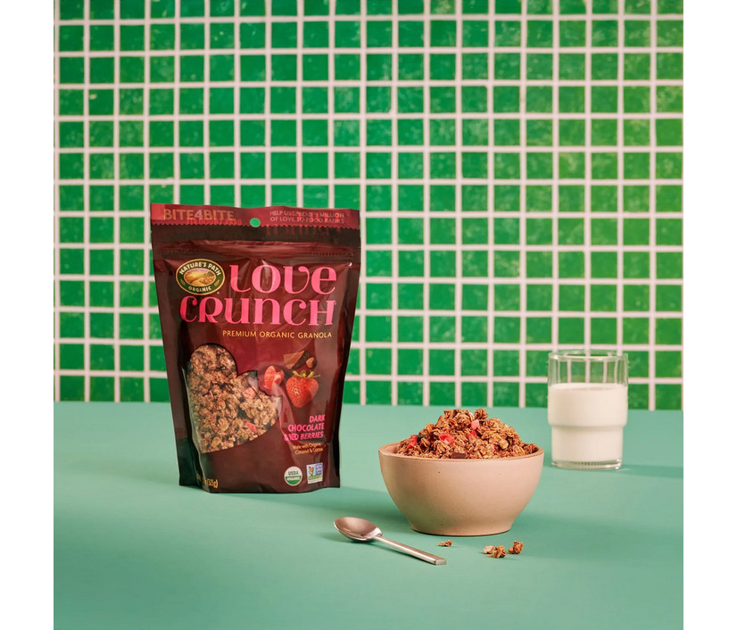 Nature ‘ s Path Love Crunch Organic Dark Chocolate & Red Berries Granola, 32 oz.
