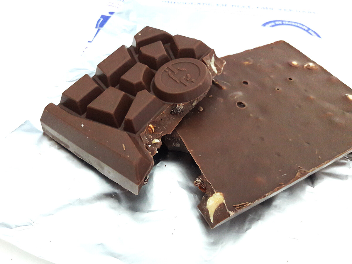 FREE SHIPPING 6x 180g Milk / Dark / White chocolate from Tony’s Chocolonely