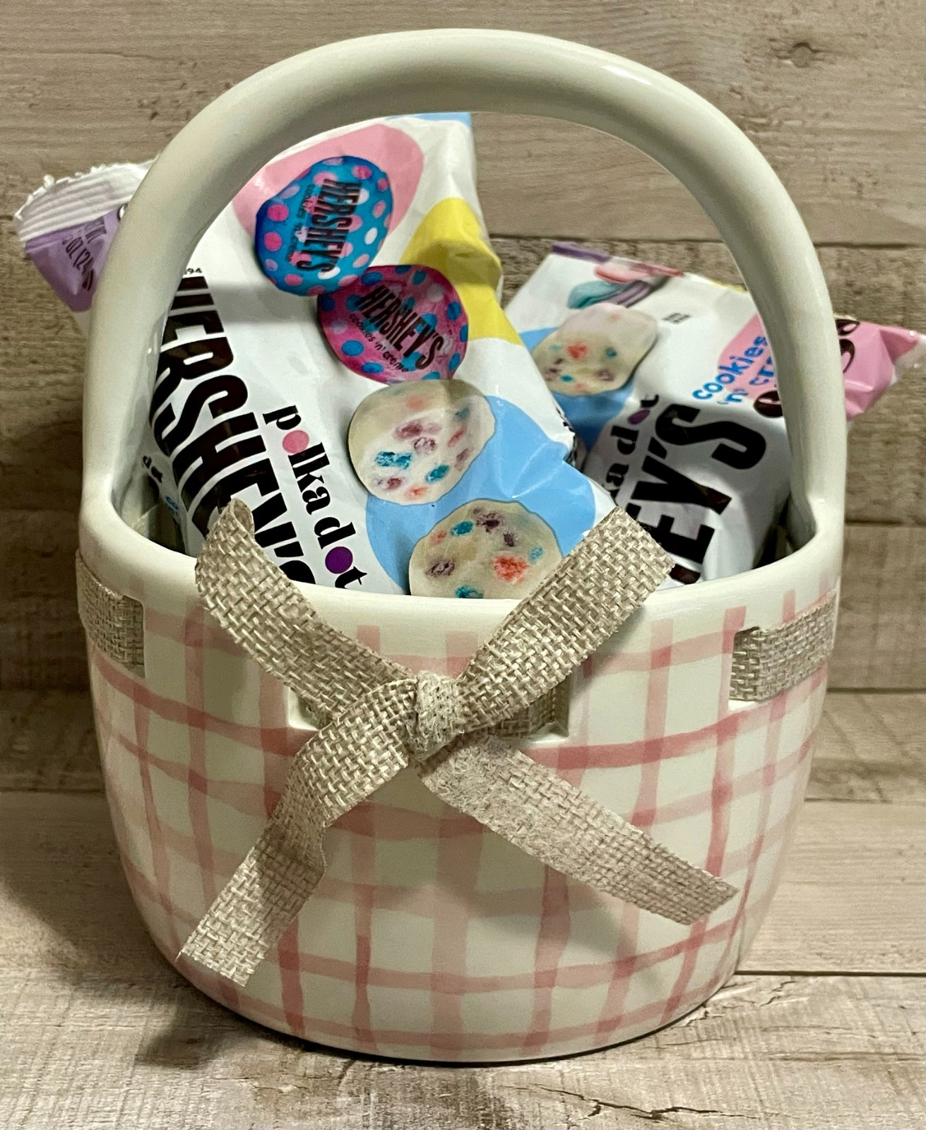 2 Pack Hershey’s Cookies And Crème Chocolates W/Ceramic Easter Basket