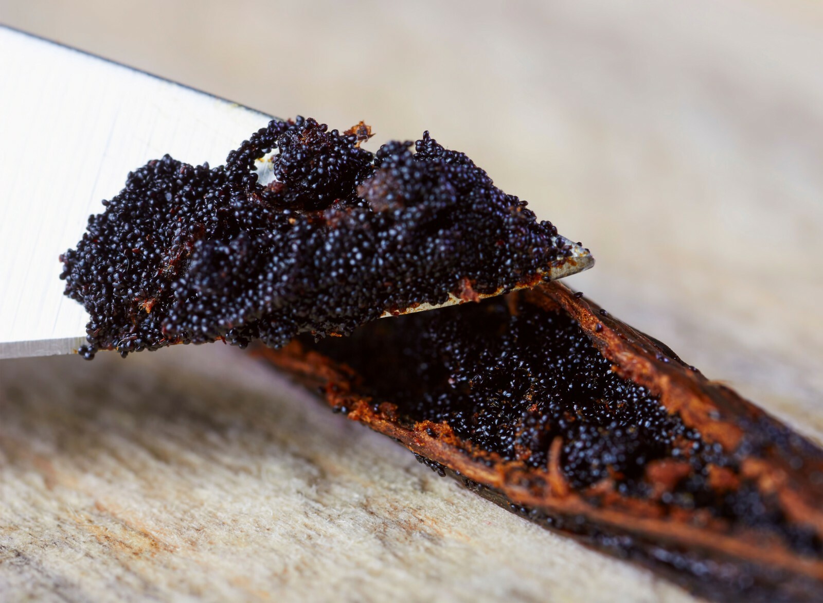 Tahitian Vanilla Beans | Whole Grade A Pods for Cooking, Baking & Extract Making