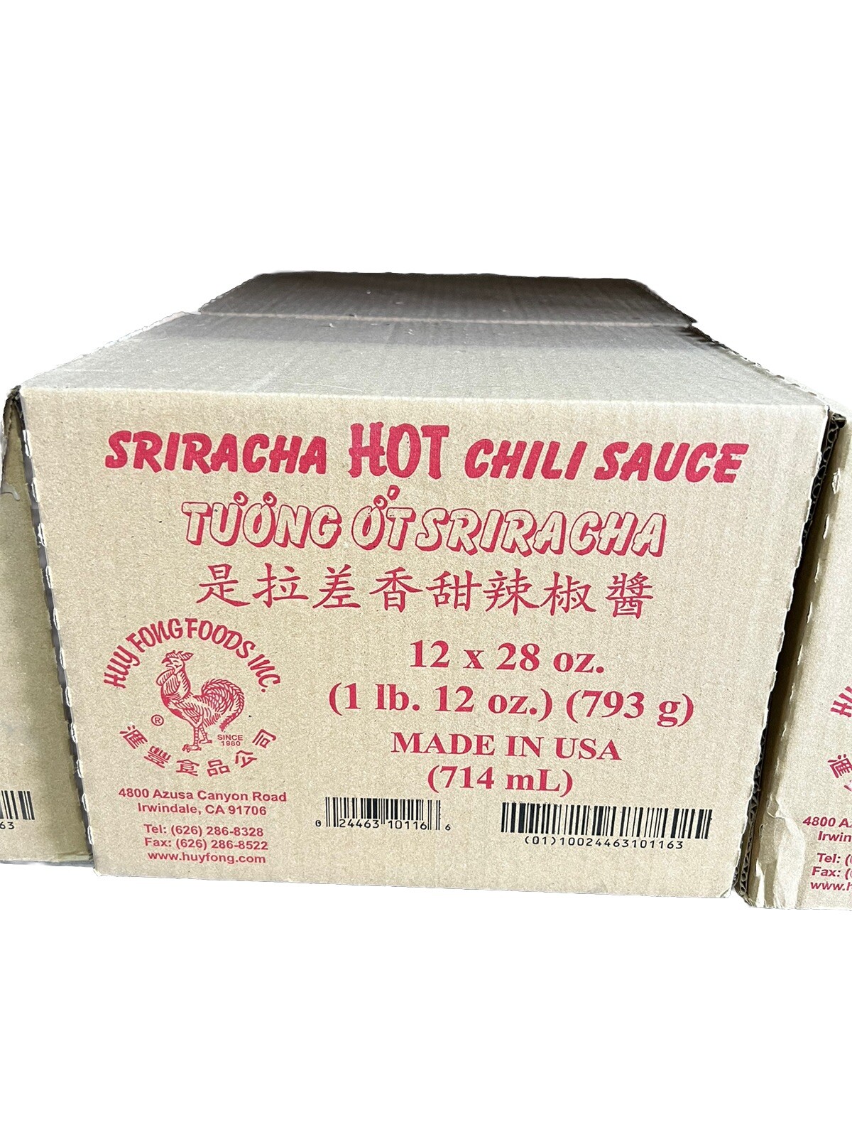 Huy Fong Sriracha 12pk / 28 oz. Large Bottle Hot Chili Sriracha Sauce EXP: 07/25