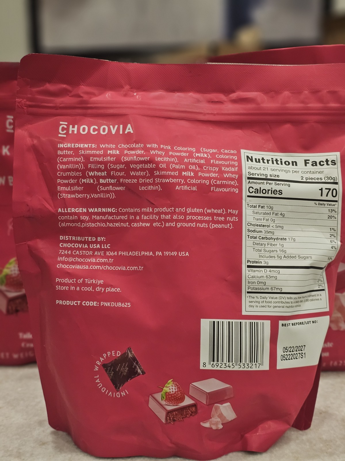 2 BAGS CHOCOVIA DUBAI STYLE PINK CHOCOLATE WITH STRAWBERRY & KADAIF, 44 OZ TOTAL