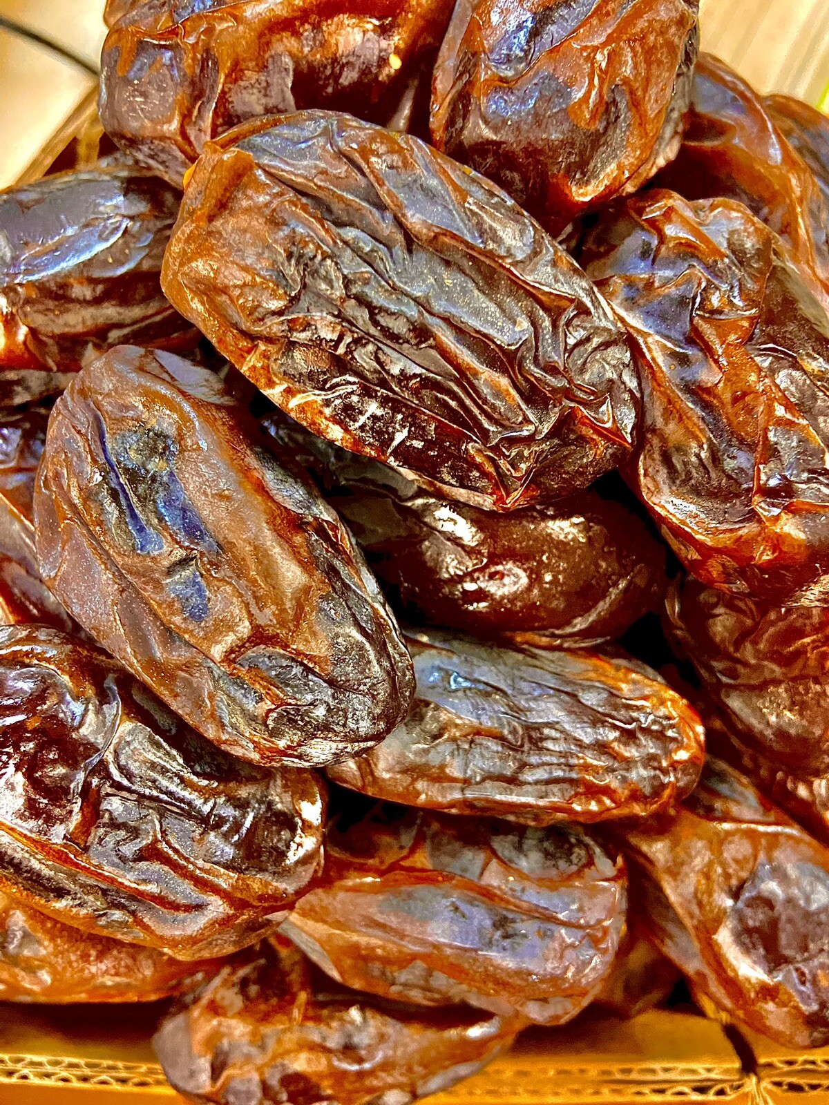 Jumbo Medjoul Dates Fresh 11 oz to 30 lbs. Resealable Bag by AgroSun Quality