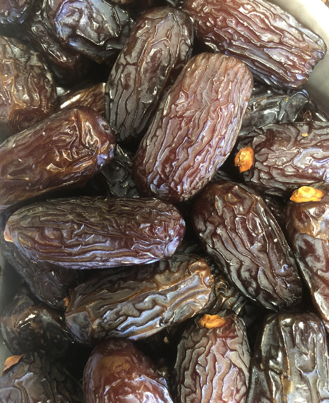 11LB. MEDJOOL DATES-JUMBO.. FRESH CALIFORNIA DATES. FREE FAST SHIPPING.