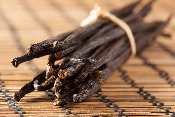 Ceylon Organic Vanilla Beans Whole 100g [3-5 inches] Stock Clearance Sale!