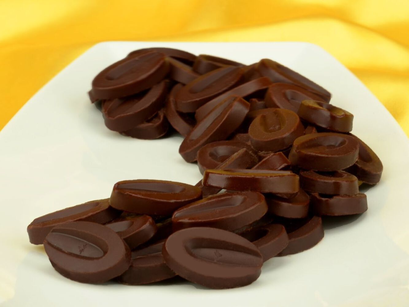 Valrhona Abinao 85% French Dark Couverture Chocolate Feves