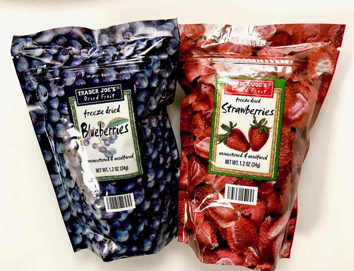 Trader Joes Freeze Dried Blueberries and Freeze Dried Strawberries Set 2 Pack