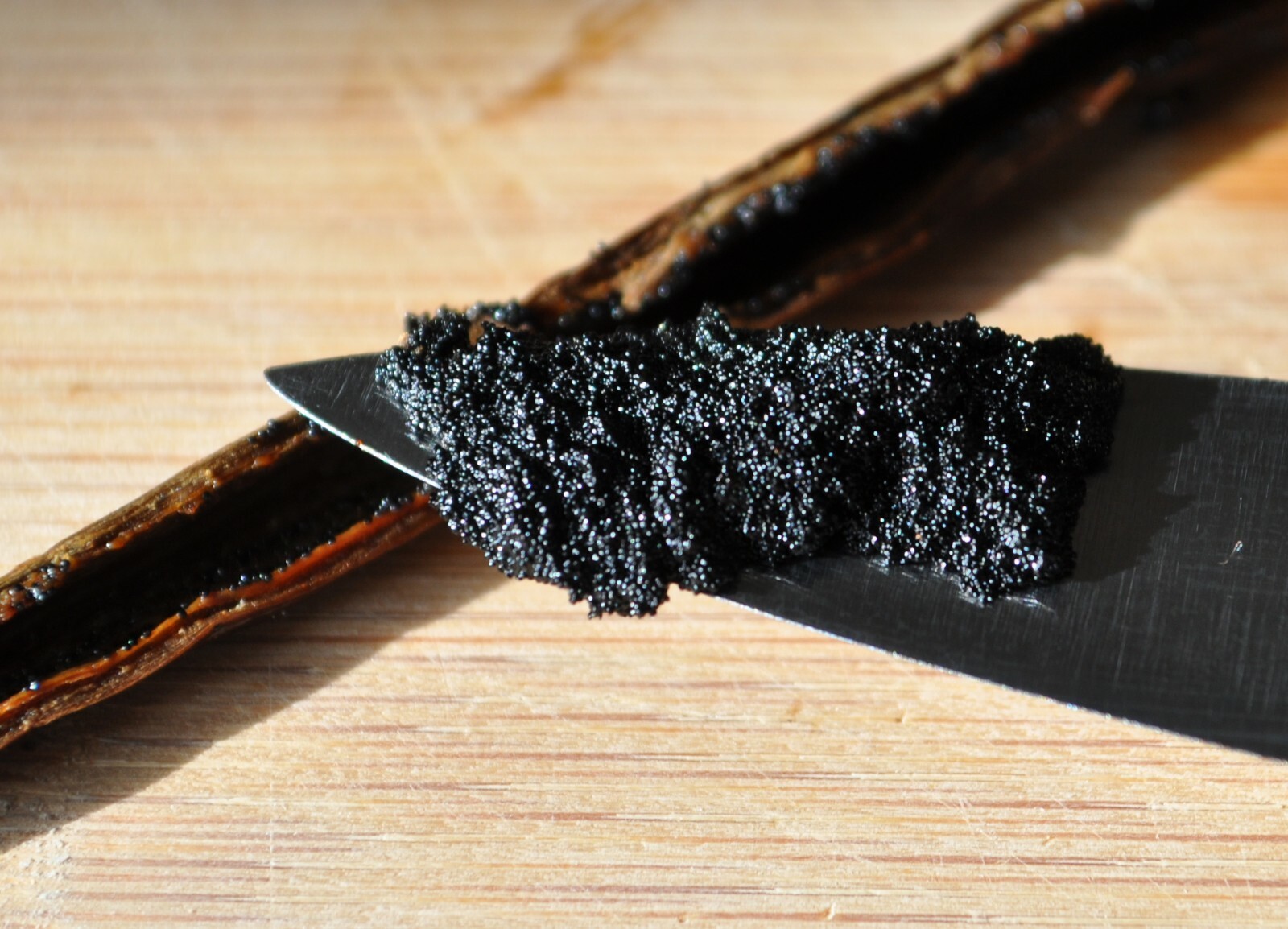 Tahitian Vanilla Beans – Whole Grade B Pods for Baking, Brewing, Extract Making