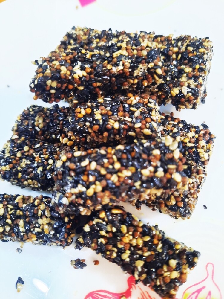 12Packs Sesame Crispy Snack Mixed Grains Dessert Black sesame Vegetarians