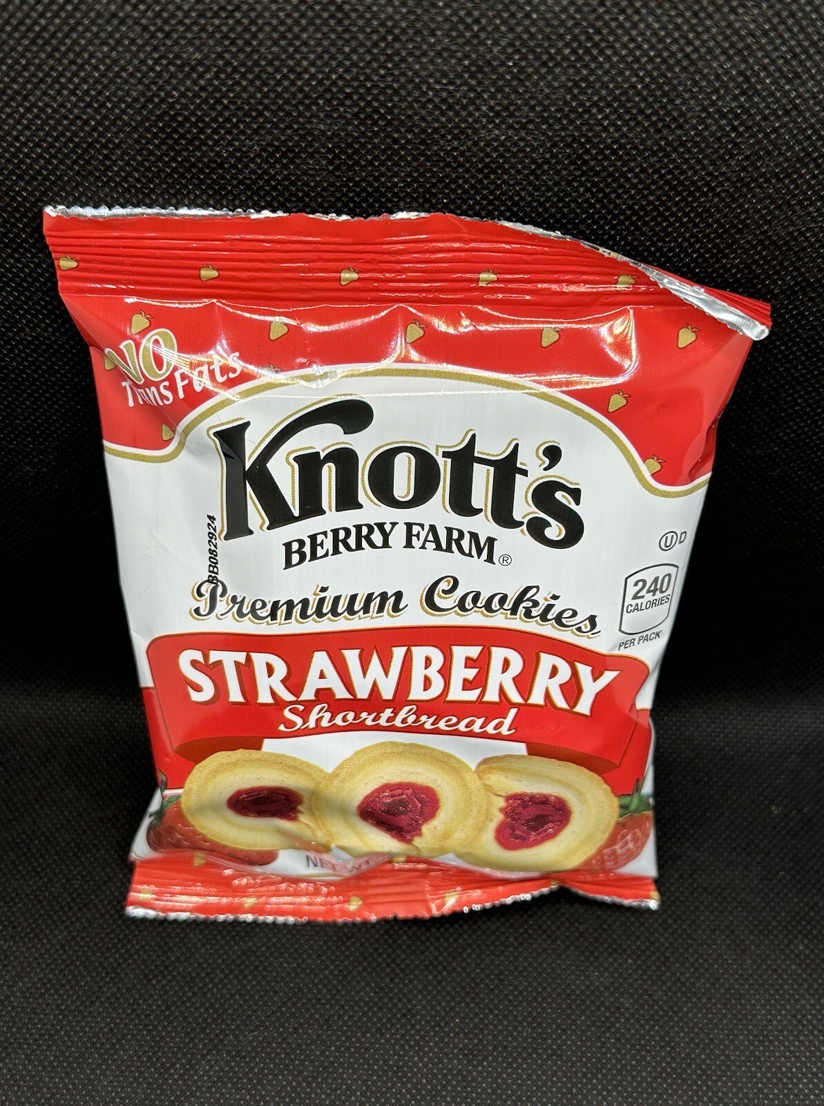 Knott’s Berry Farm Premium Strawberry Shortbread Cookies (2 Oz)