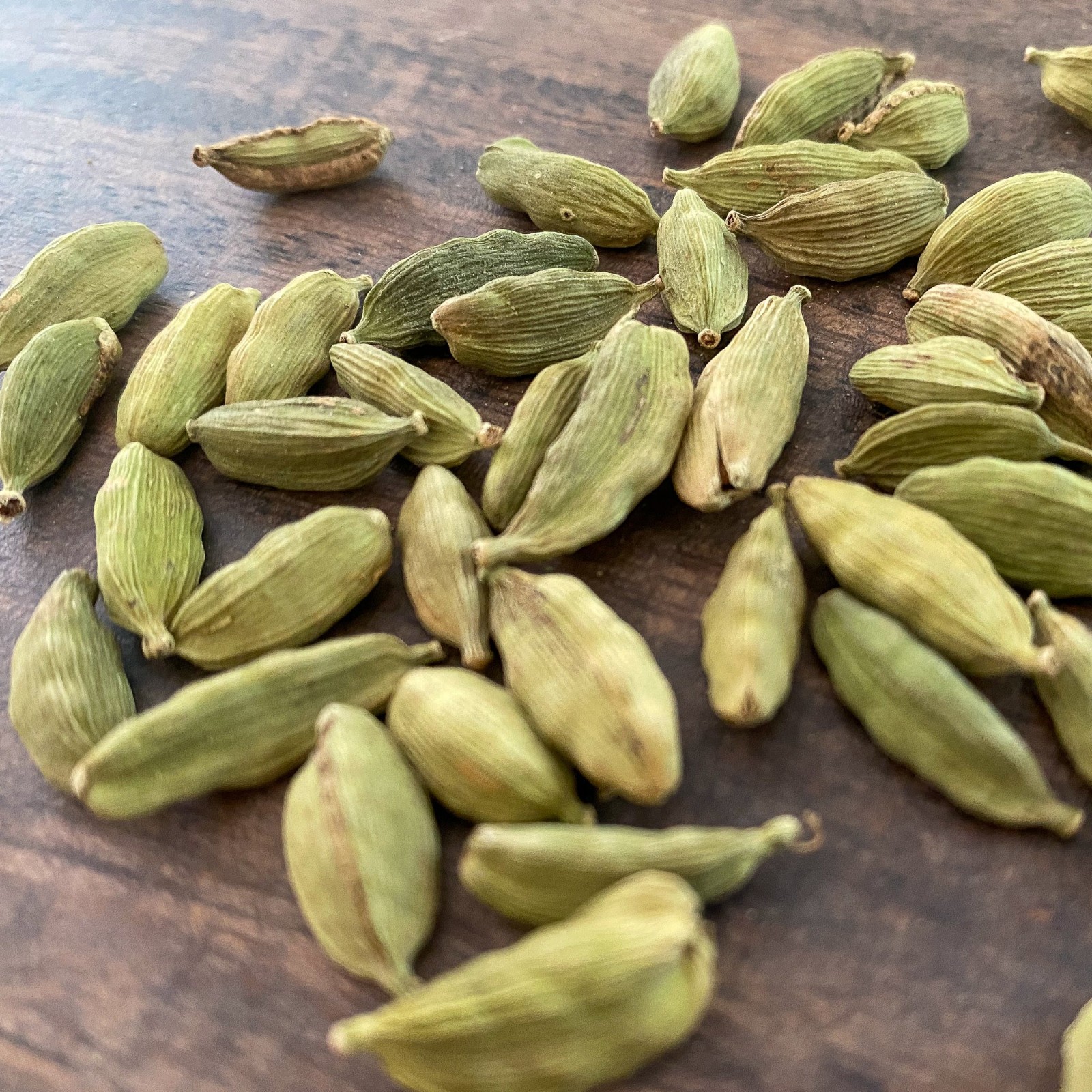 Cardamom Pods (Elaichi) – Premium Quality | 100% Natural & Fresh Spice Cooking