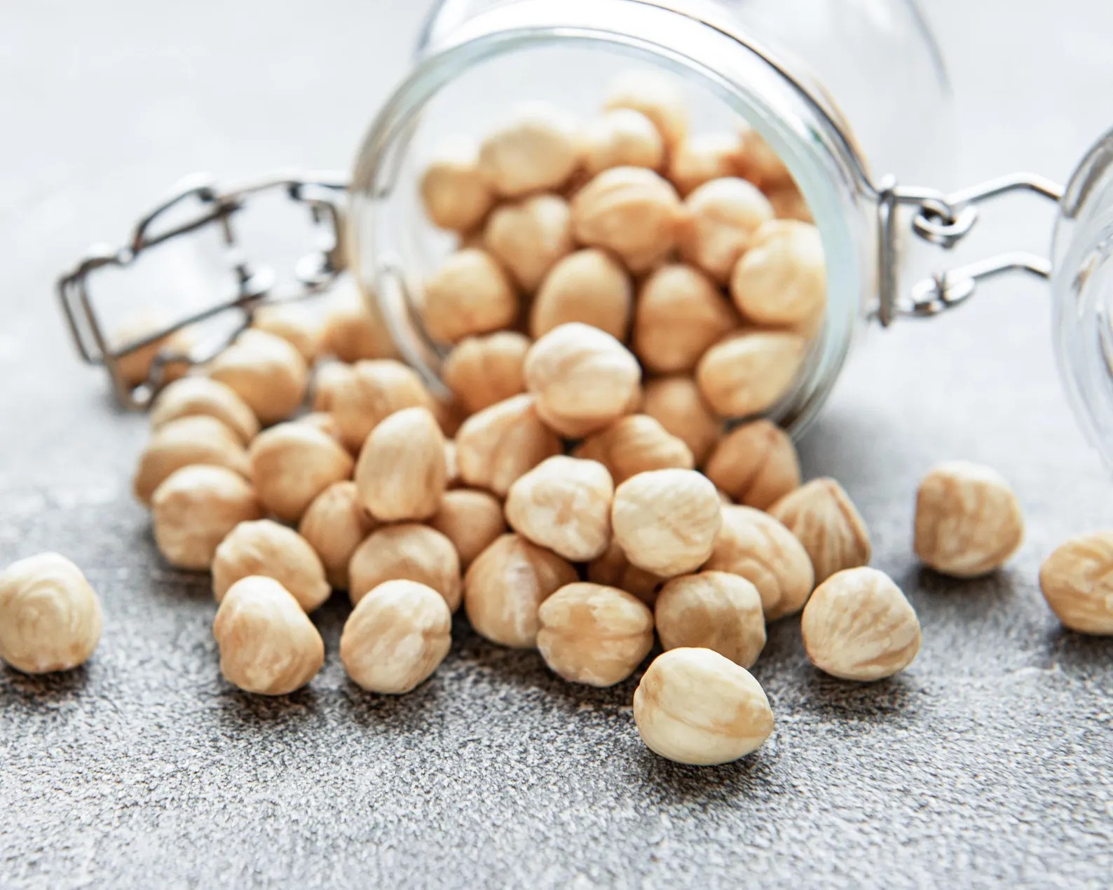 Organic Blanched Hazelnuts – Non-GMO, Unsalted, Unroasted, Vegan, Kosher