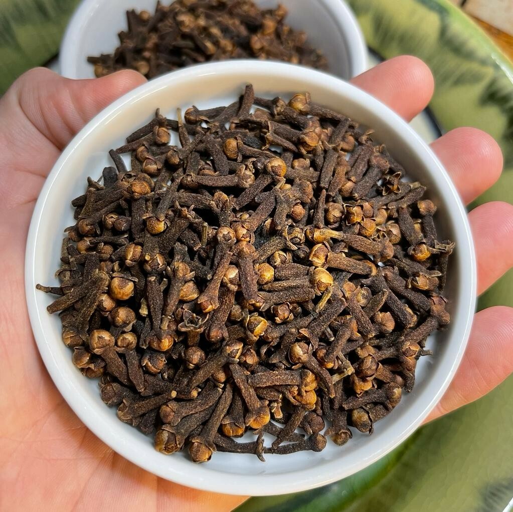 Organic indonesian Zanzibar cloves hand picked sundried ~ 2 Oz