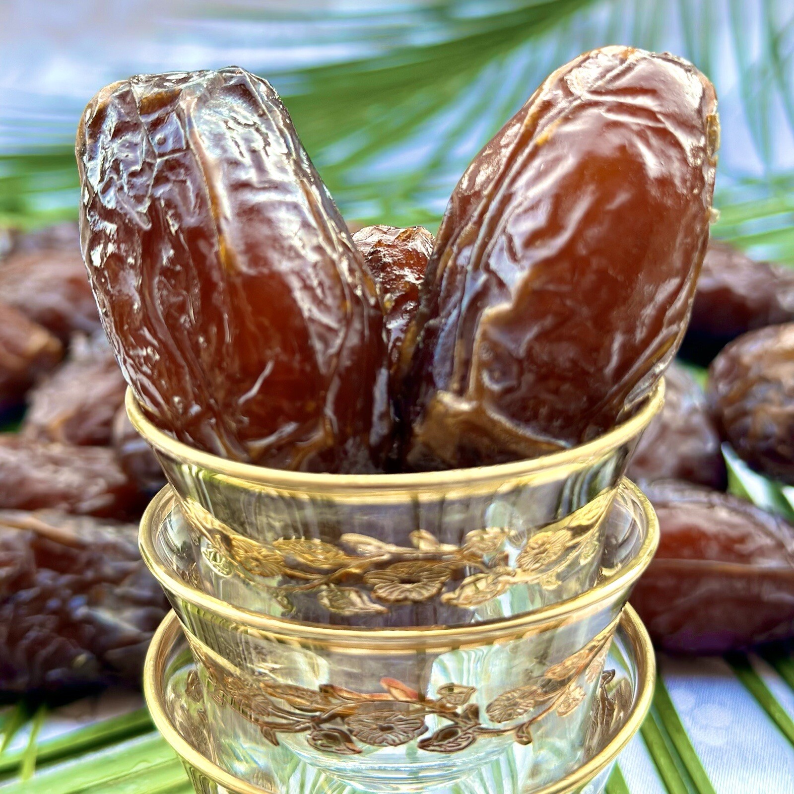 11LB BOX OF JUMBO ROTUB DATES. SOFT, DELICIOUS, JUICY. FRESH CALIFORNIA