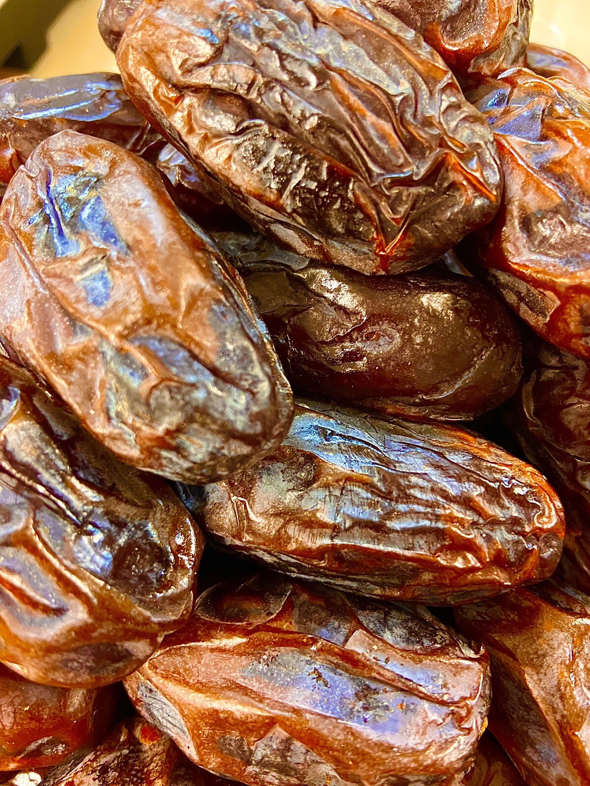 Jumbo Medjoul Dates Fresh 11 oz to 30 lbs. Resealable Bag by AgroSun Quality