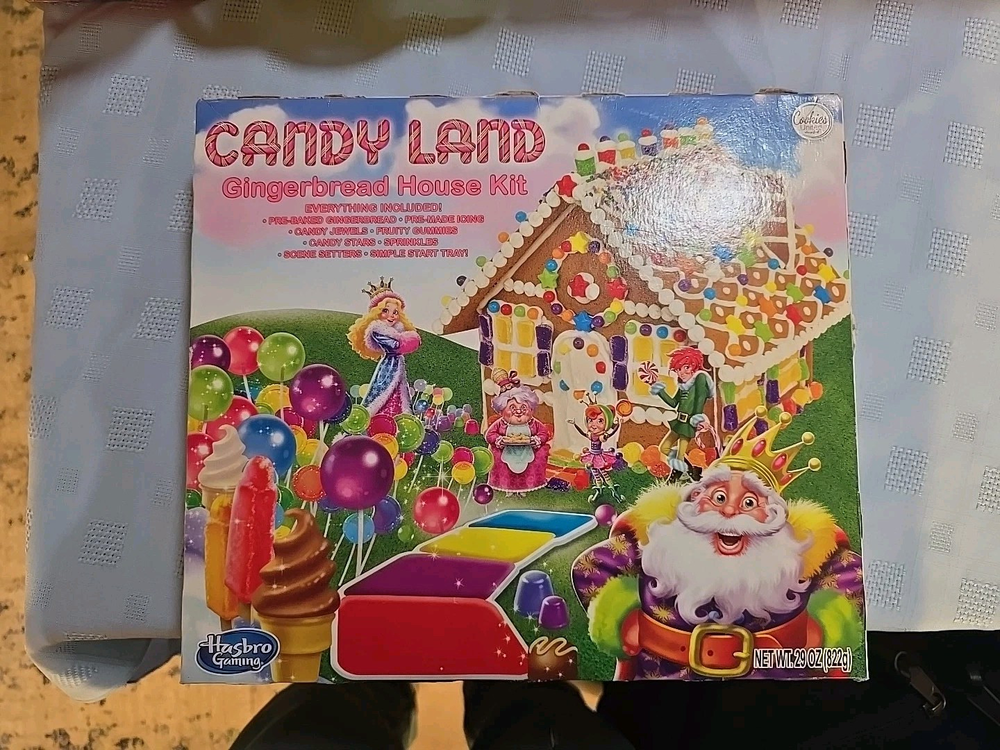 CANDYLAND GINGERBREAD HOUSE KIT BBD of 5/31/2025