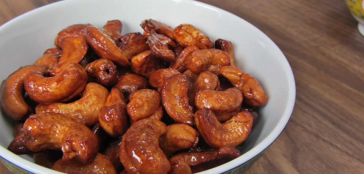 RAW CASHEWS CRUNCHY MILDLY SWEET BAG & FREE SHIPPING PREMIUM QUALITY 18oz(500g)