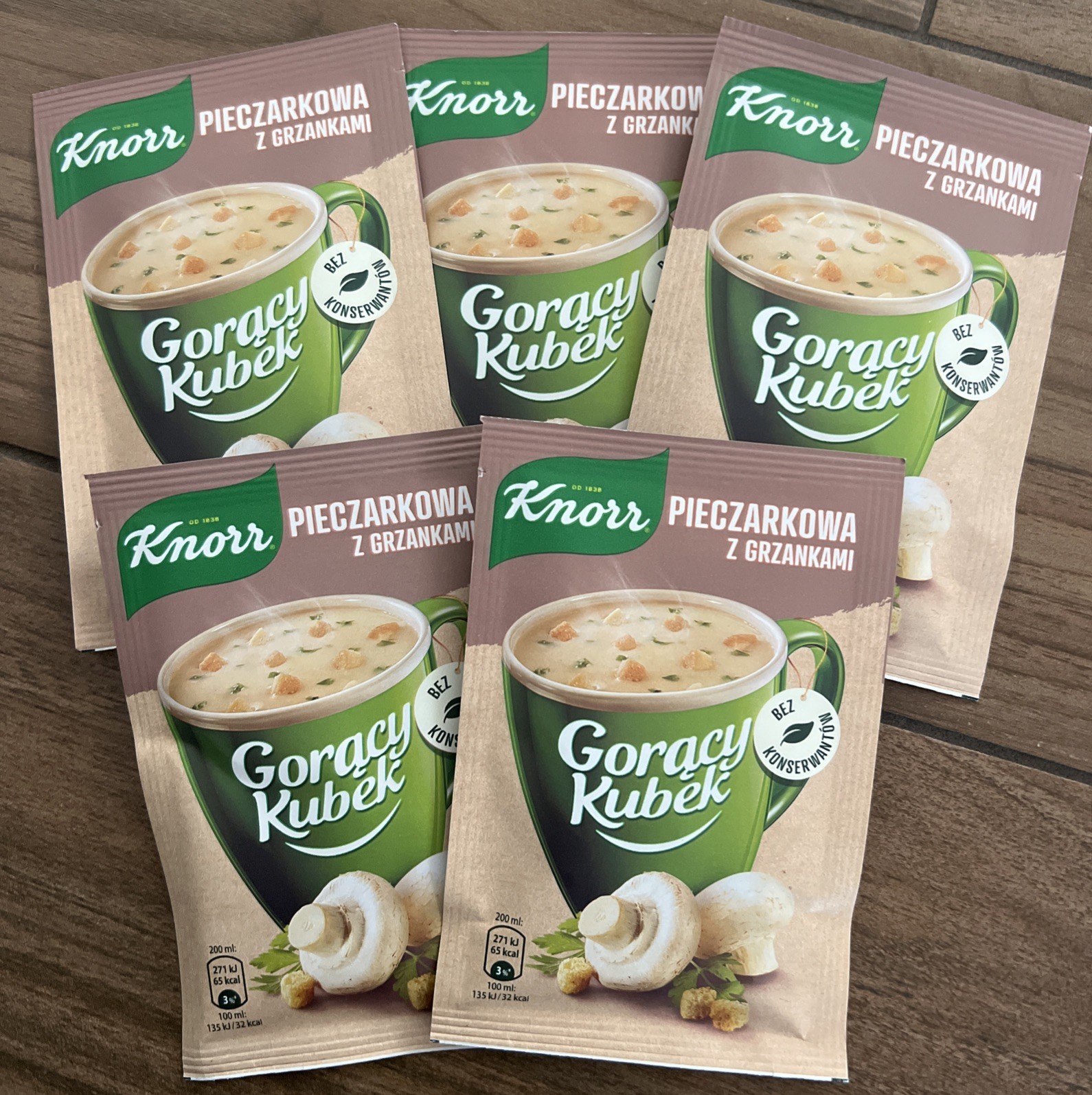 Knorr Goracy Kubek Pieczarkowa Z Grzankami Champignon Cup Soup 5 Pack