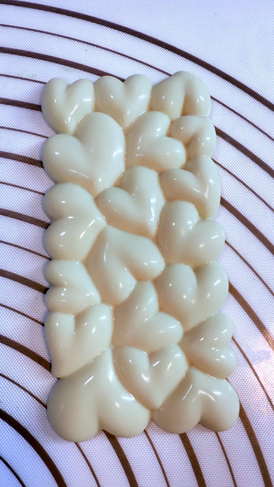 Heart shaped White chocolate Bar Sweet taste handcrafted Belgium chocolate 100g.