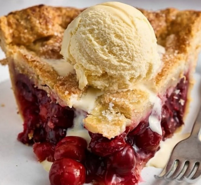 (2) SWEET CHERRY 🍒 PIES