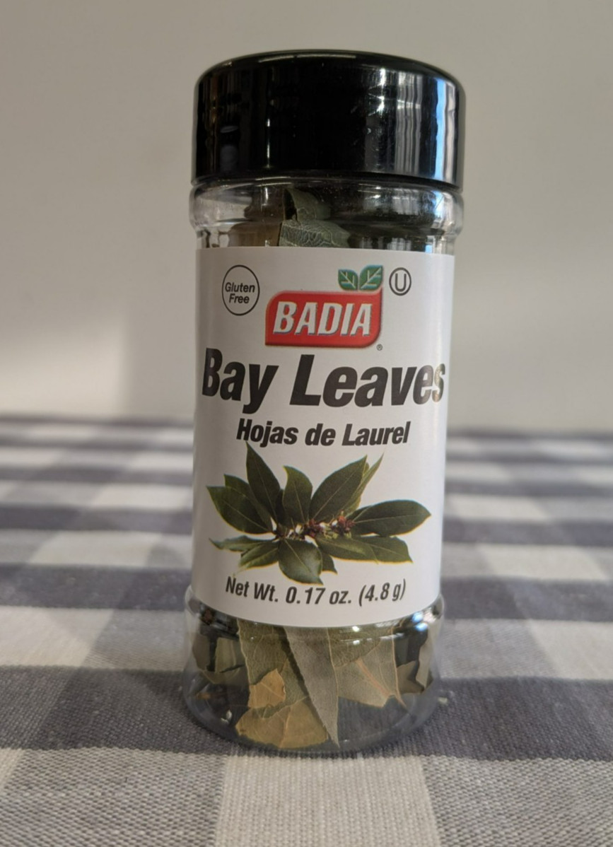 Badia® Whole Bay Leaves / Hojas de Laurel 0.17 oz Bottle Aromatic & Flavorful GF