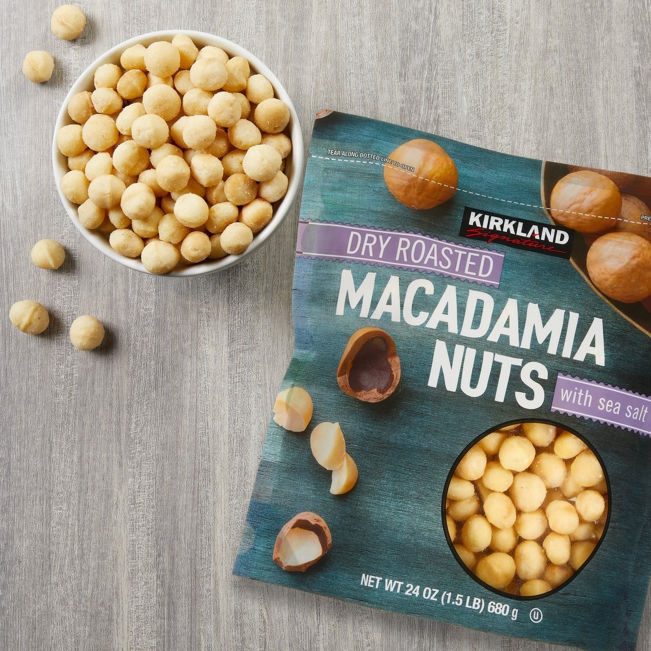 Kirkland Signature Dry Roasted Macadamia Nuts, 24 oz
