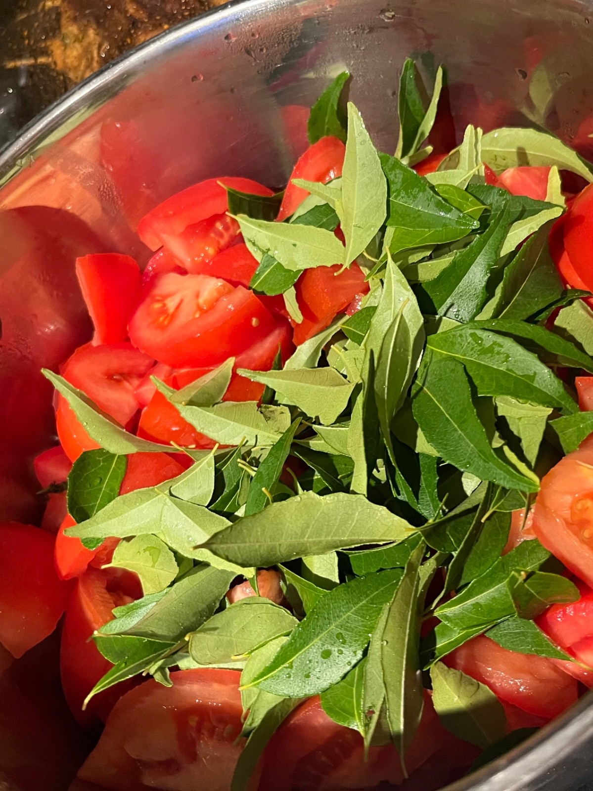 20 Stems of Fresh Curry Leaves, Organically grown (over 300 leaves- 3 oz)