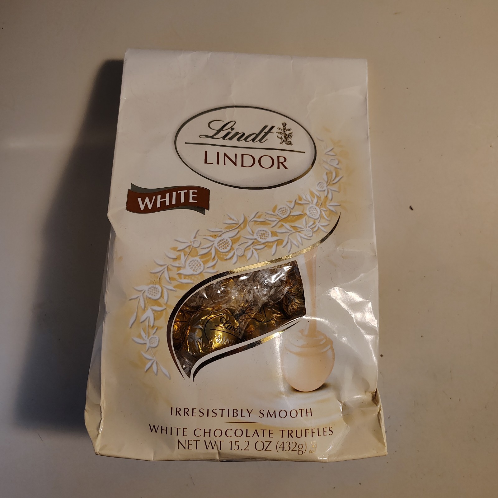 Lindt Lindor White Chocolate Candy Truffles – 15.2 oz Ships IMMEDIATELY PRIORITY