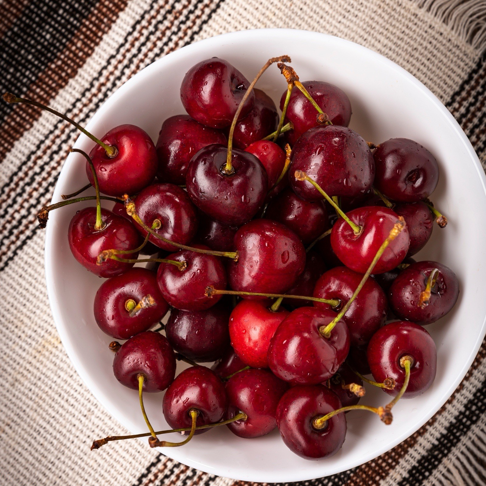 4 Packs Trader Joe’s Freeze Dried Tart Cherries -1,2 oz/34 g each – EXP 11/2027