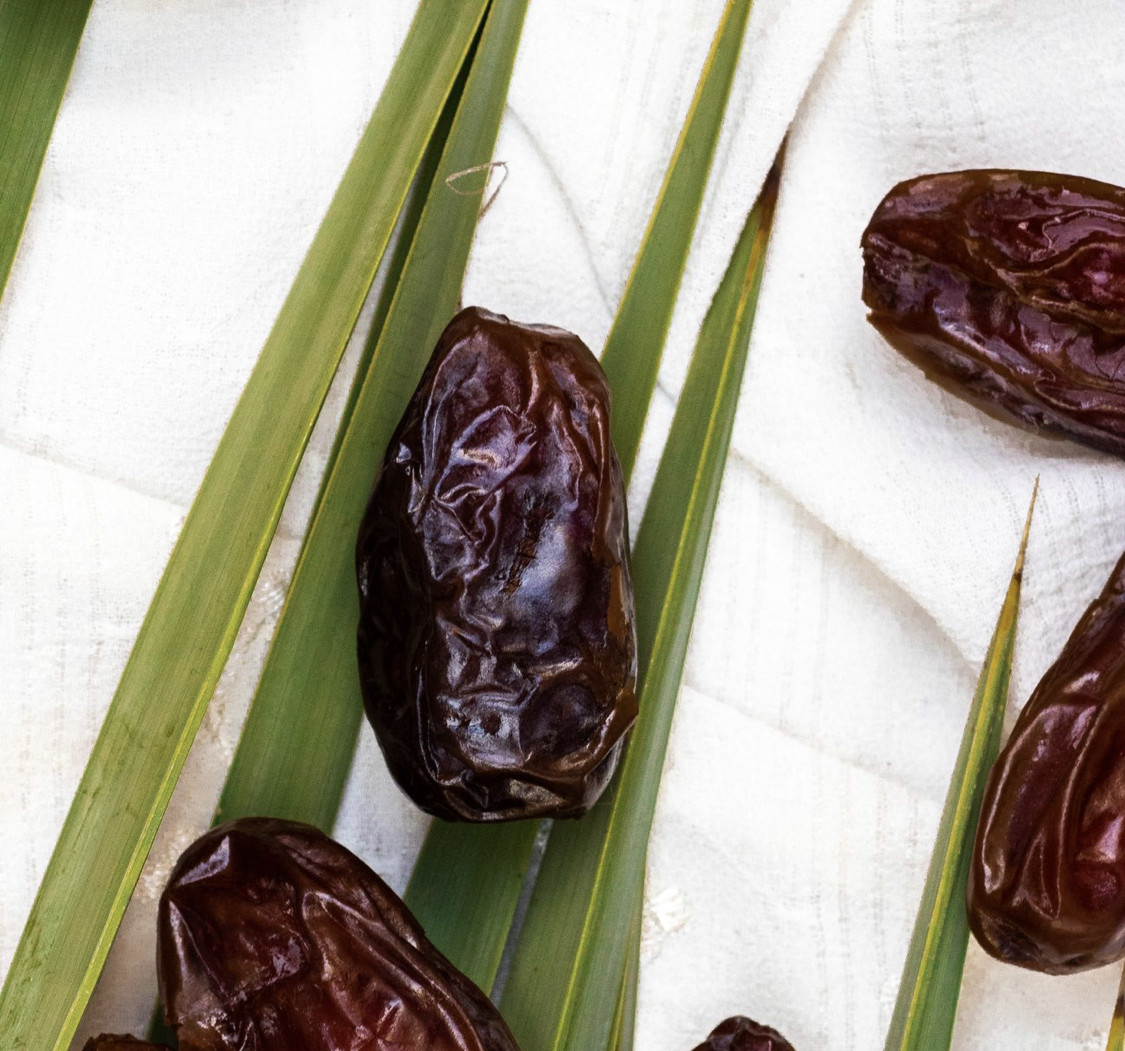 11LB MEDJOOL DATES . Medium. FAST FREE SHIPPING…. CALIFORNIA FRESH.