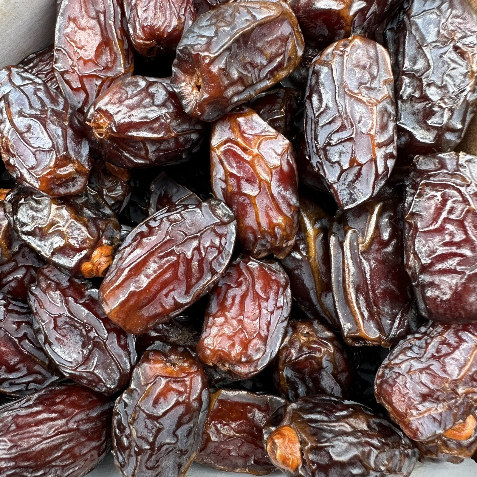 5 LBS FRESH CALIFORNIA MEDJOOL DATES PREMIUM TIGHT SKIN DATES. FREE SHIPPING