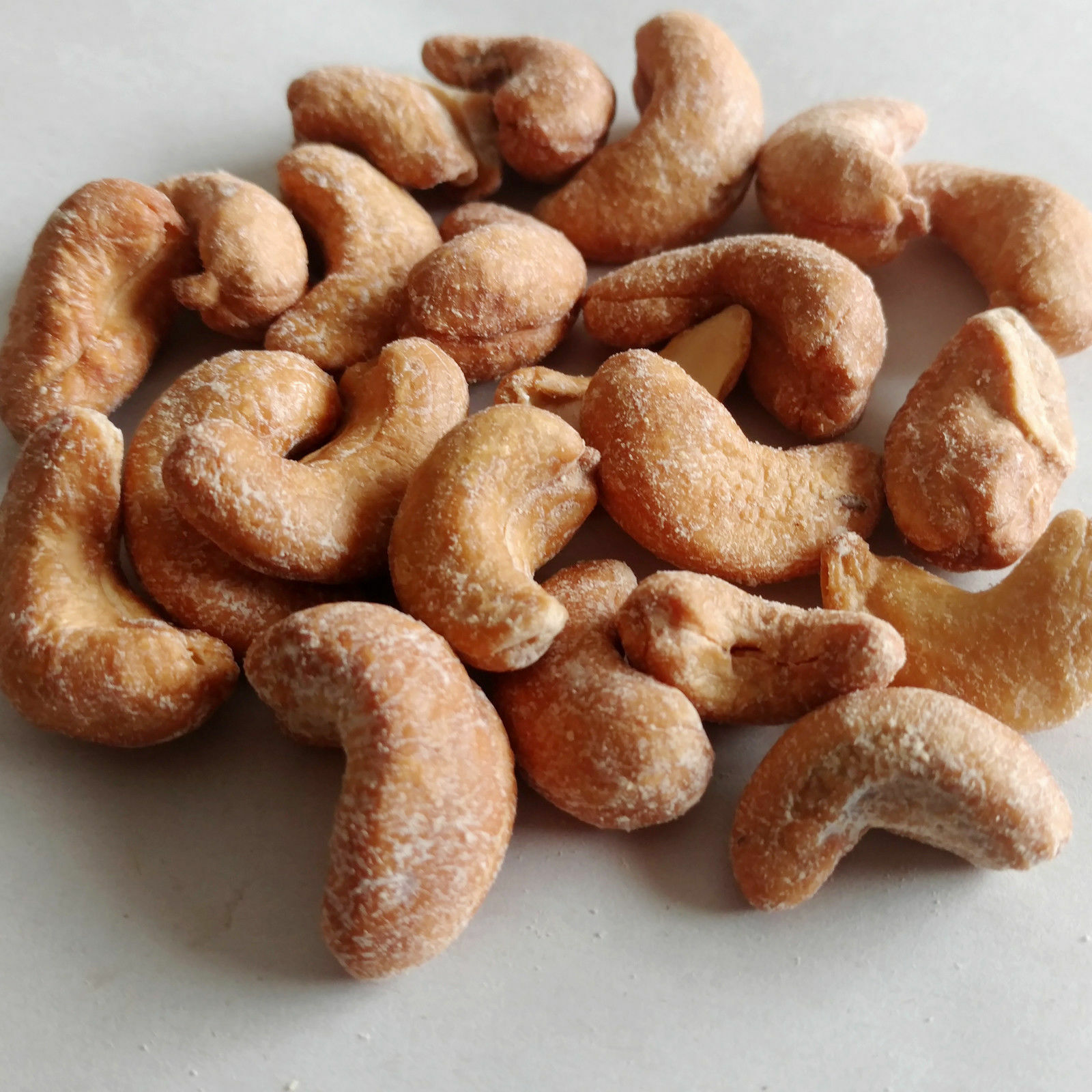 2 LB of CASHEWS Fresh Bulk Roasted Salted Premium Whole and halves Kernels
