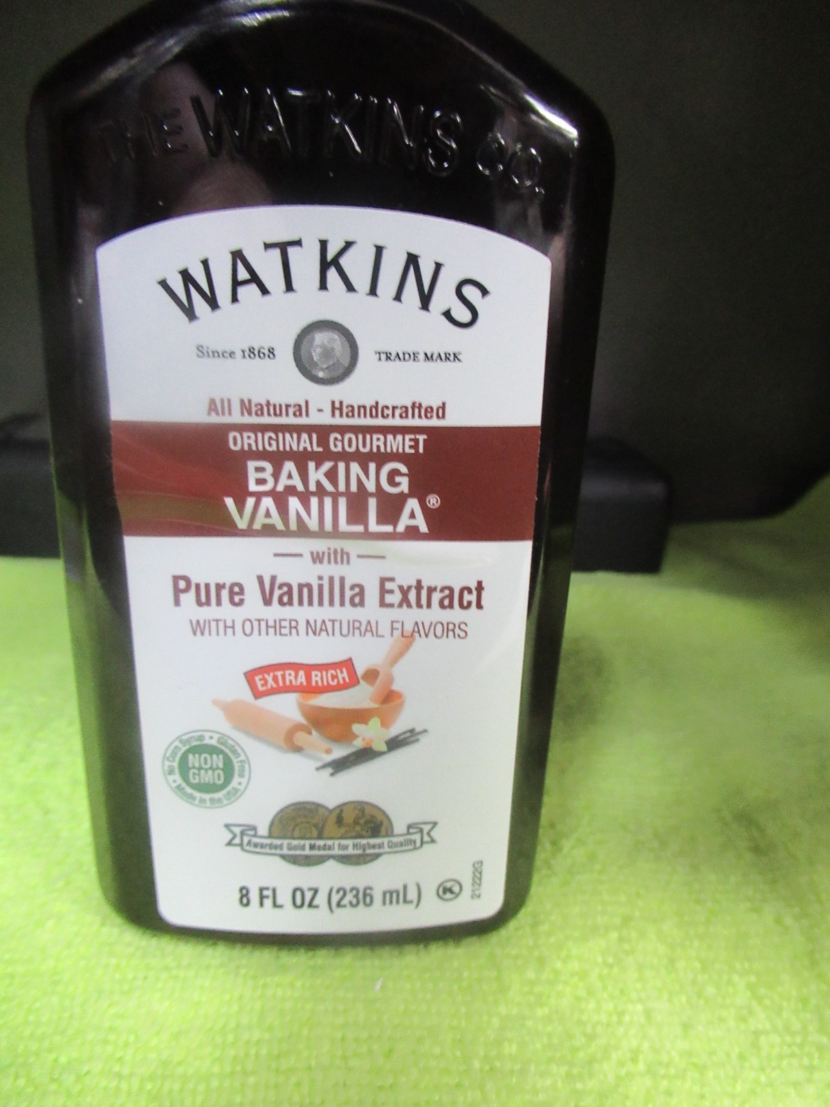 Watkins All Natural Original Gourmet Baking Vanilla with 8 Fl Oz (Pack of 1)